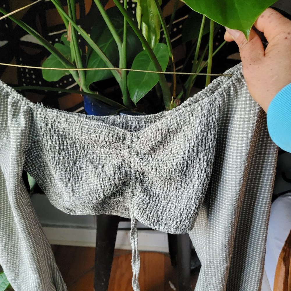 Long sleeve crop top
